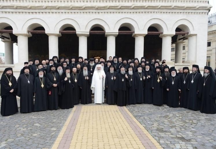 programul-slujirii-ierarhilor-bisericii-ortodoxe-romane-4