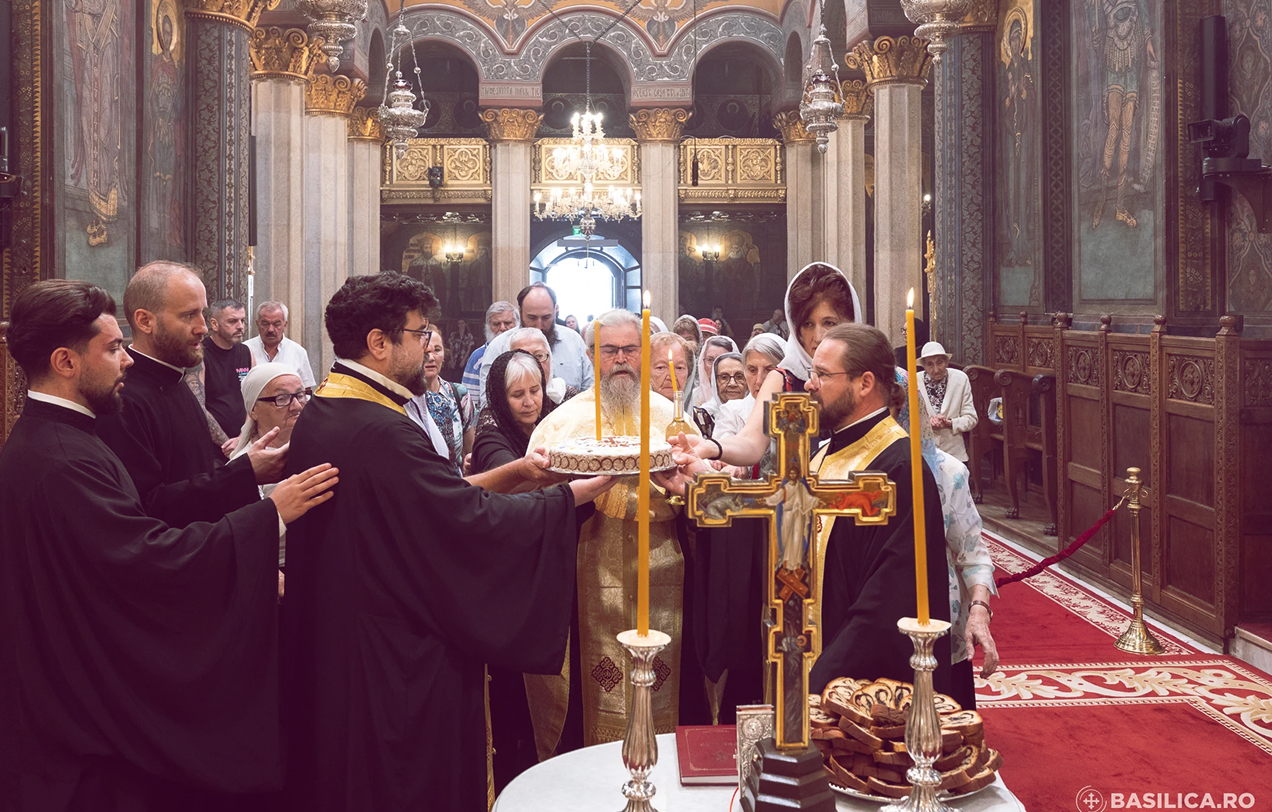 Patriarhii Iustin și Teoctist au fost pomeniți la Catedrala Patriarhală_ Apostoli ai neamului nostru