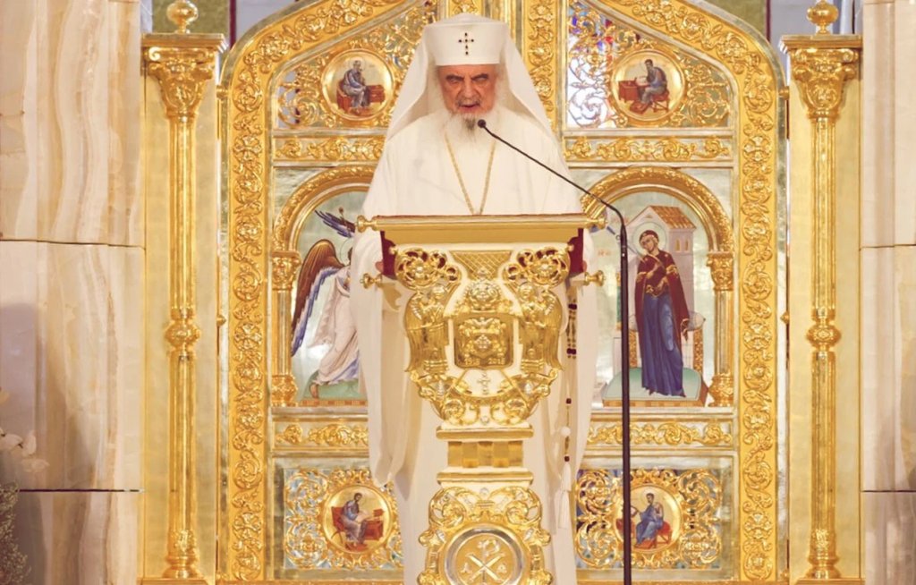 Patriarhul Daniel: Familia conjugală și familia eclesială sunt icoane ale iubirii Sfintei Treimi