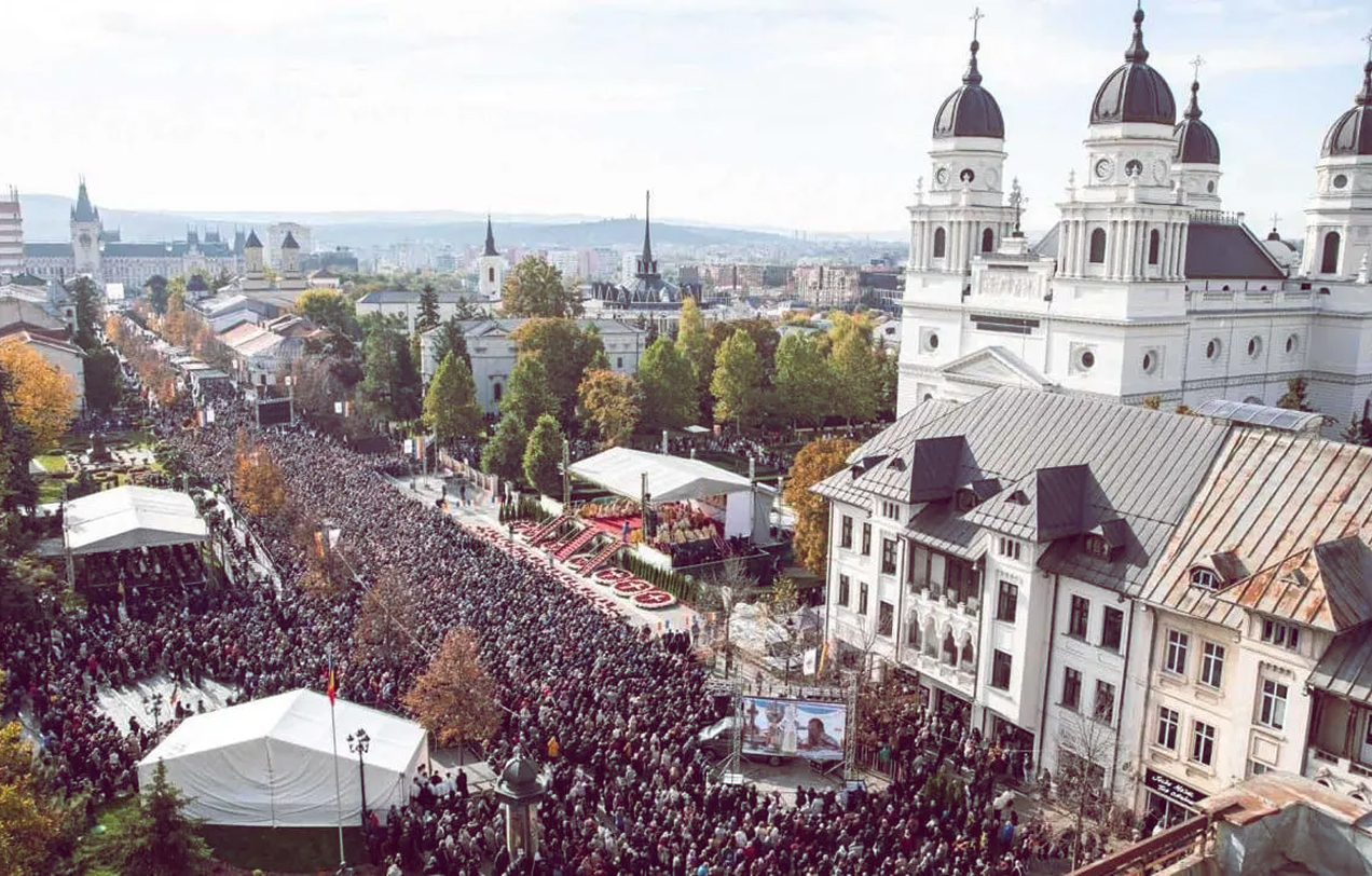 Sfânta Liturghie de sărbătoarea Sfintei Cuvioase Parascheva de la Iași