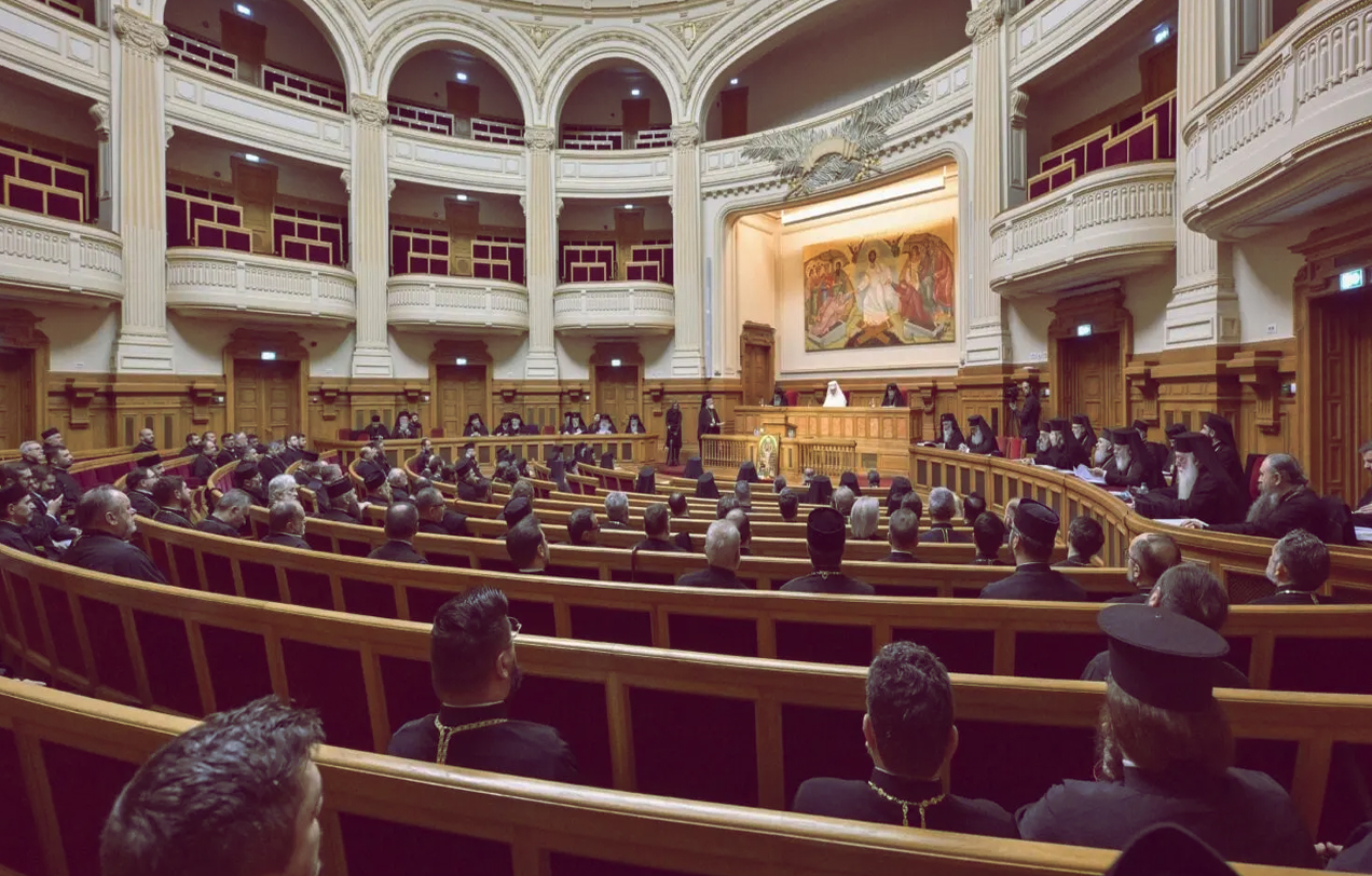 Ședință solemnă a Sfântului Sinod_ Activitățile dedicate familiei trebuie continuate, îndeamnă Patriarhul Daniel